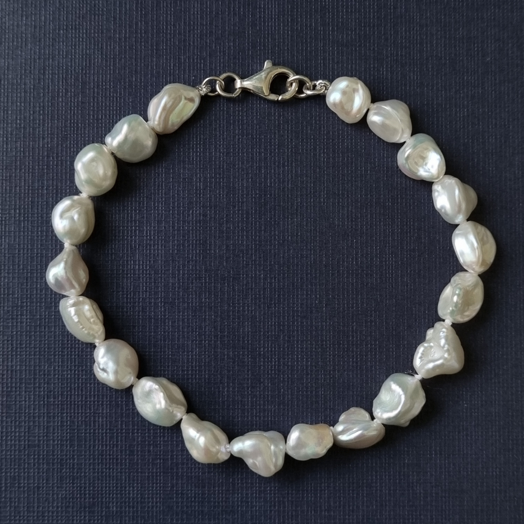 Stillness – Keshi Pearl Bracelet