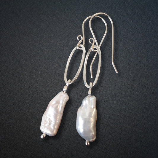 Baroque Pearl + Hammered Oval Earrings