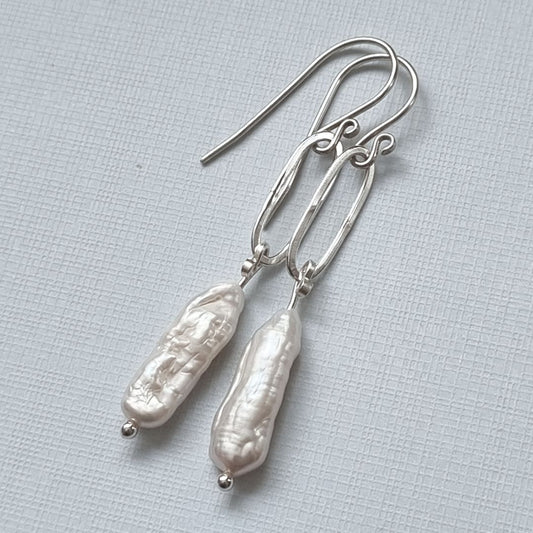 Tidepool – Baroque Pearl + Hammered Oval Earrings