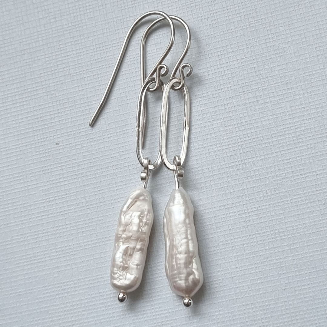Tidepool – Baroque Pearl + Hammered Oval Earrings
